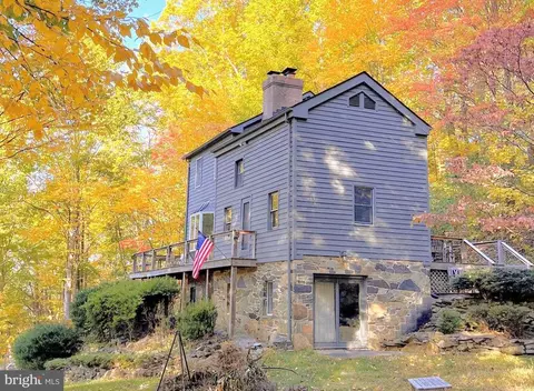 259 Riley Hollow Rd, Huntly, VA 22640