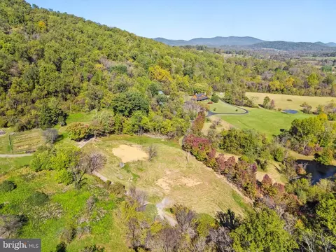 6 Rocky, Huntly, VA