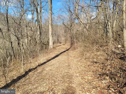 Wolf Mountain Ln, Washington, VA photo 2