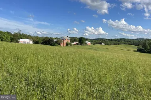 3542 Slate Mills Rd, Sperryville, VA 22740
