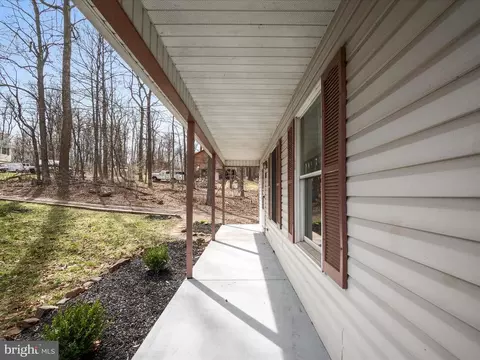 161 Apache Trl, Chester Gap, VA 22623 photo 2