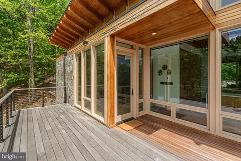 Exterior - 559 Bessie Bell Mountain Rd, Castleton, VA 22716 photo 11 of 20