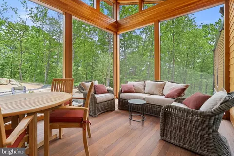 Exterior - 559 Bessie Bell Mountain Rd, Castleton, VA 22716 photo 18 of 20
