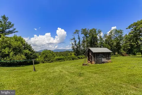 13415 Crest Hill Rd, Flint Hill, VA 22627