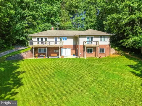 46 Rock Ridge Ln, Chester Gap, VA 22623