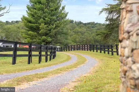 509 Castleton Ford Rd, Castleton, VA 22716 photo 4