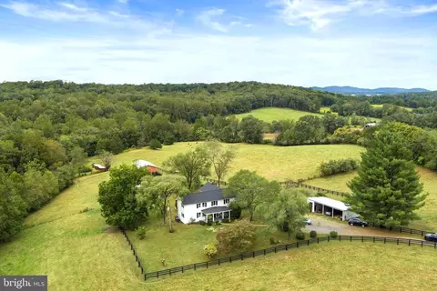 509 Castleton Ford Rd, Castleton, VA 22716
