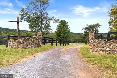 509 Castleton Ford Rd, Castleton, VA 22716 photo 3