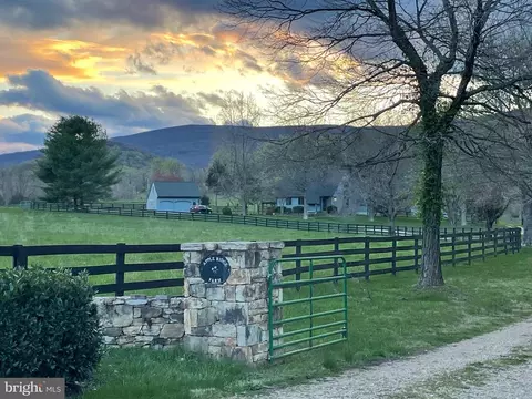 521 Dearing Rd, Huntly, VA 22640