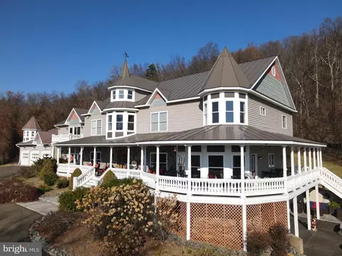 65 Clark Ln, Washington, VA 22747