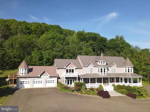 65 Clark Ln, Washington, VA 22747