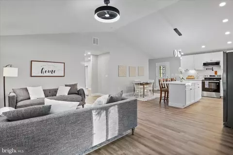 130 Highland Way, Chester Gap, VA 22623