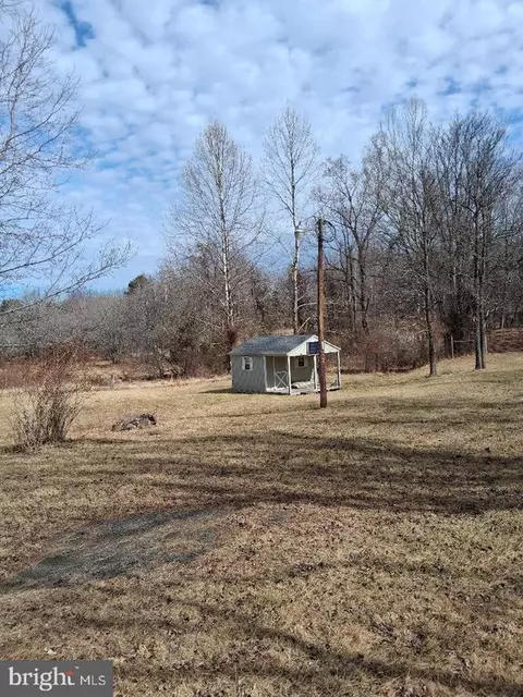 369 Rock Mills Rd, Washington, VA 22747