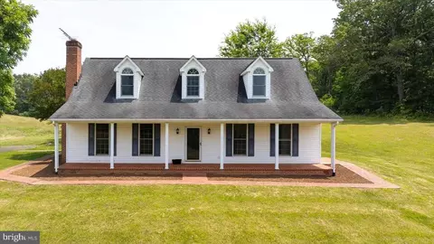Exterior - 274 Aaron Mountain Rd, Castleton, VA 22716 photo 11 of 17