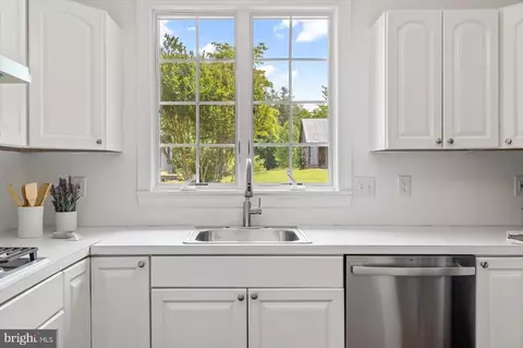 Kitchen - 274 Aaron Mountain Rd, Castleton, VA 22716 photo 3 of 4