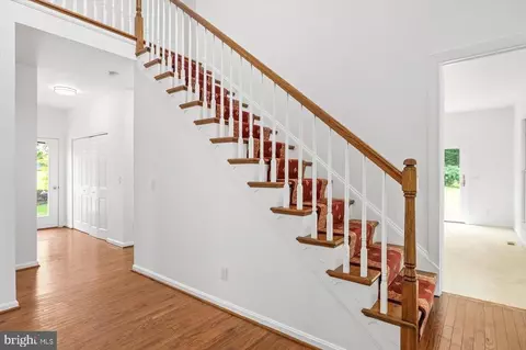Entry Way - 274 Aaron Mountain Rd, Castleton, VA 22716 photo 2 of 5