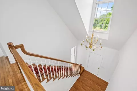 Entry Way - 274 Aaron Mountain Rd, Castleton, VA 22716 photo 4 of 5