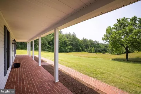 Exterior - 274 Aaron Mountain Rd, Castleton, VA 22716 photo 4 of 17