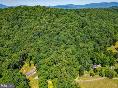 Comptons Rd, Castleton, VA 22716 photo 9