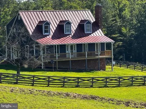 59 Harry Settle Rd, Castleton, VA 22716
