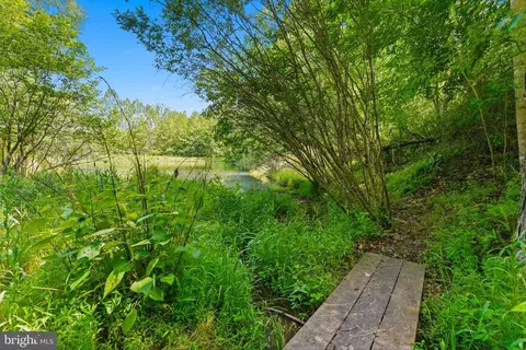 Castle Rock Ln, Castleton, VA 22716 photo 12