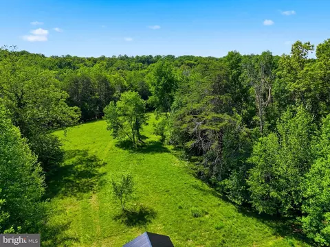 Castle Rock Ln, Castleton, VA 22716 photo 6