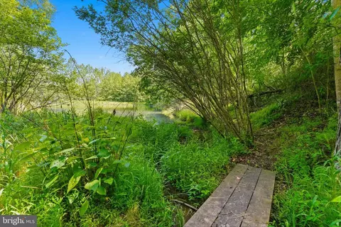 Castle Rock Ln, Castleton, VA 22716 photo 12