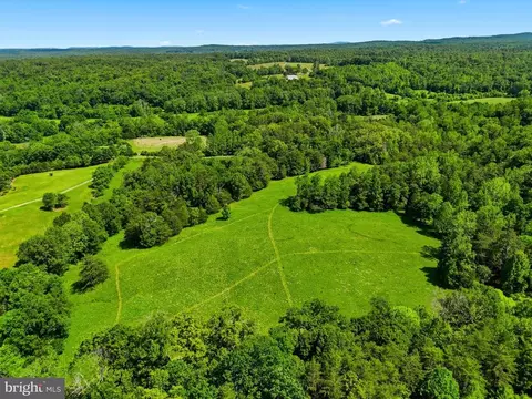 Castle Rock Ln, Castleton, VA 22716 photo 5