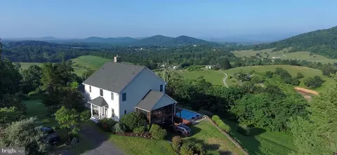 296 Ben Venue Rd, Flint Hill, VA 22627