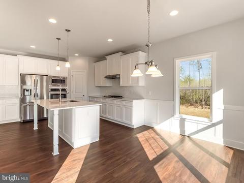 8902 Avon Dr, Partlow, VA 22534 photo 10