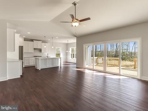 8902 Avon Dr, Partlow, VA 22534 photo 2