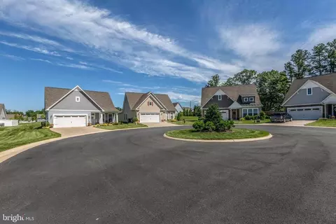 12424 Ruby Red Dr, Fredericksburg, VA 22407 photo 2