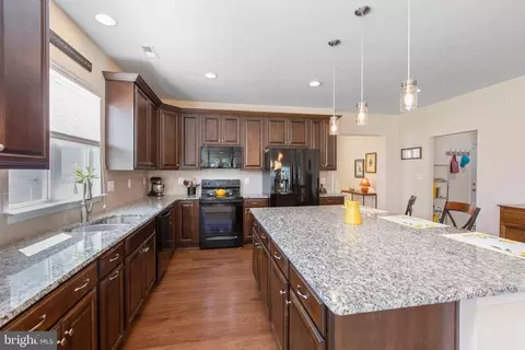 12424 Ruby Red Dr, Fredericksburg, VA 22407 photo 4