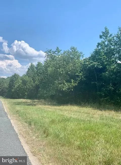 11125 Ashby Dr, Fredericksburg, VA 22407