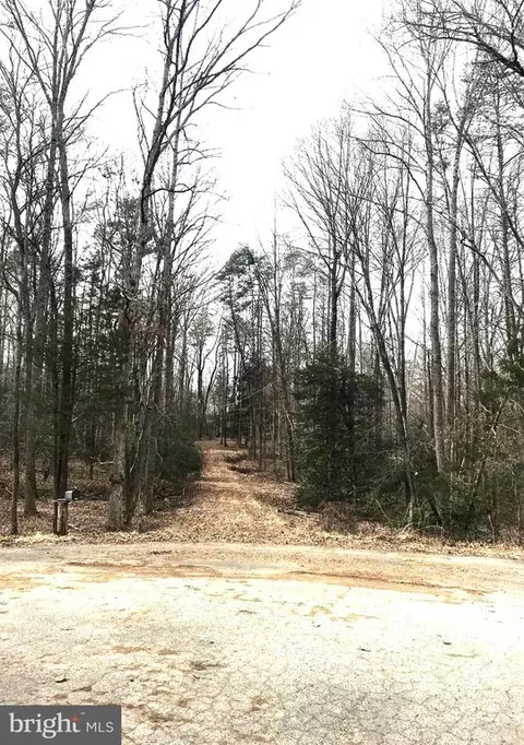 214 Oak Crest Dr, Partlow, VA 22534