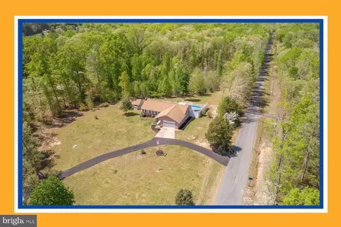 100 Fawn Hills Dr, Fredericksburg, VA 22407