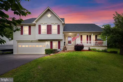 8003 Blossom Wood Ct, Fredericksburg, VA 22407