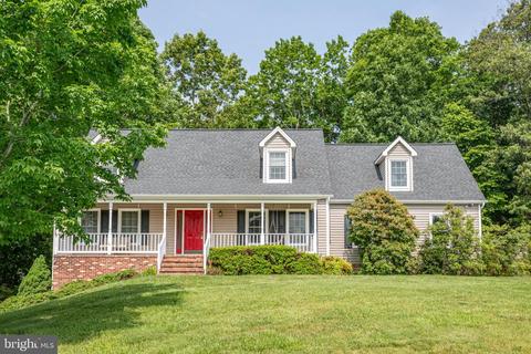 706 Stonewall Ln, Fredericksburg, VA 22407