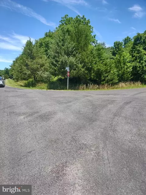 5601 Dogwood Tree Ln, Mineral, VA 23117