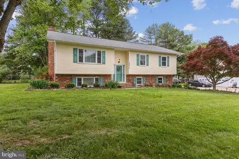 12012 Grantwood Dr, Fredericksburg, VA 22407