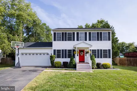 8504 Glenmont Dr, Fredericksburg, VA 22407