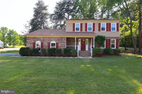 6101 Linsert Ln, Fredericksburg, VA 22407