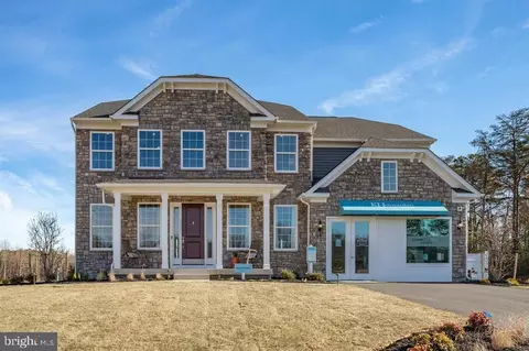 9001 Walnut Hill Rd, Fredericksburg, VA 22408