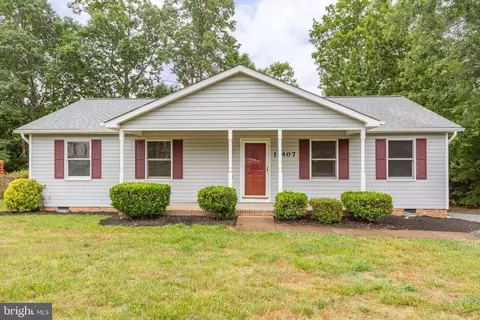11407 Roslyn Rd, Fredericksburg, VA 22407
