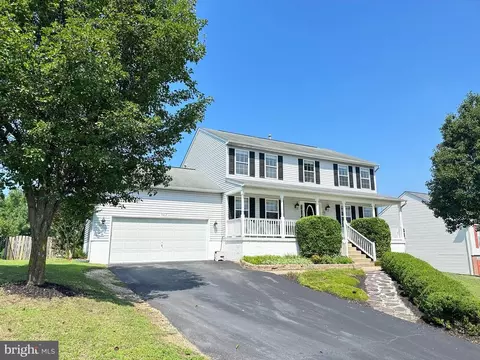 9812 Cannonball Ct, Fredericksburg, VA 22408