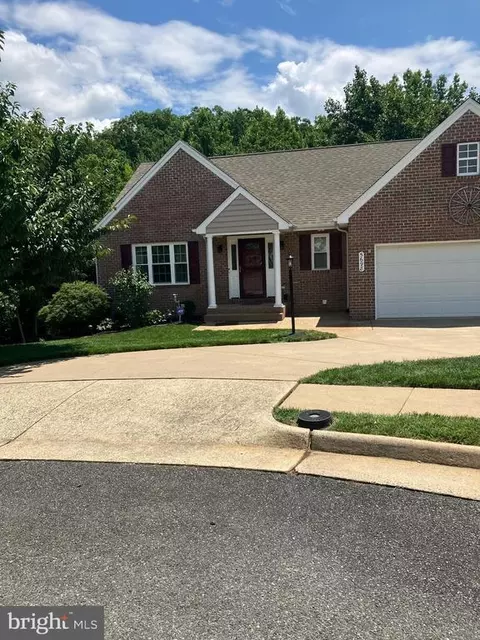 5698 Halifax Ct, Fredericksburg, VA 22407