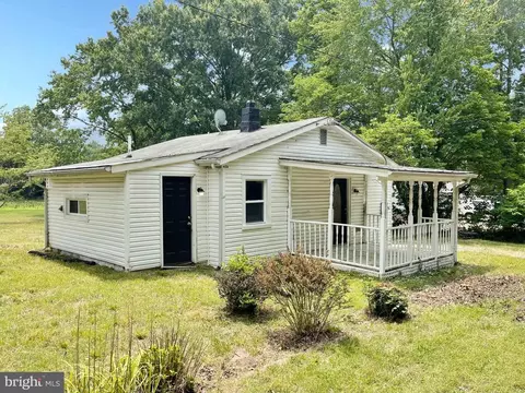 9003 Smiths Bend Rd, Fredericksburg, VA 22407