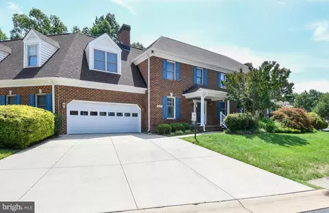 10001 Altamont Cir, Fredericksburg, VA 22408