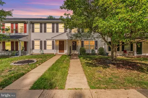 9905 Blade Ct, Fredericksburg, VA 22408
