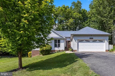 6304 Forest Grove Dr, Fredericksburg, VA 22407